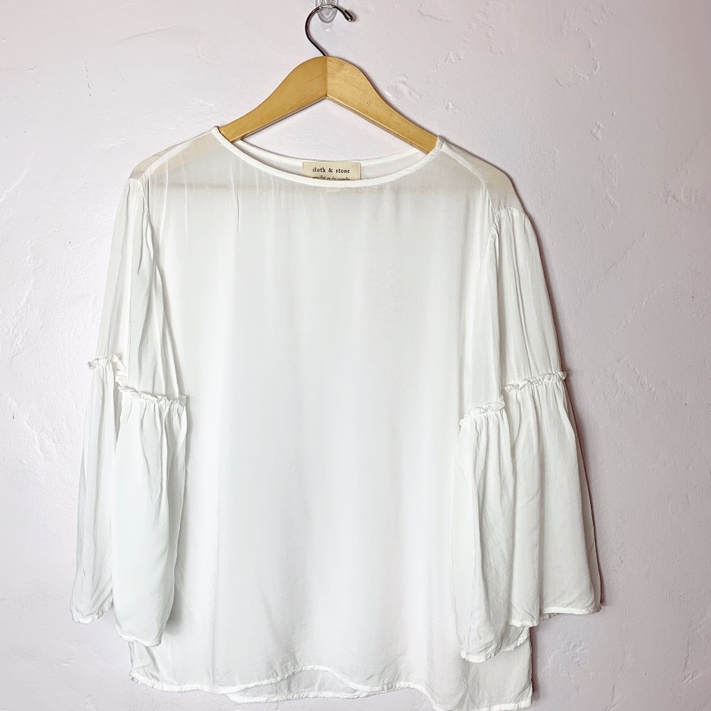 Cloth & Stone  Smocked Sleeve Top P3349